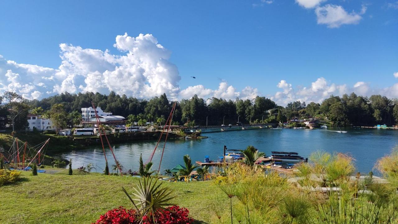 Hotel Aguas Abiertas Guatapé Eksteriør billede