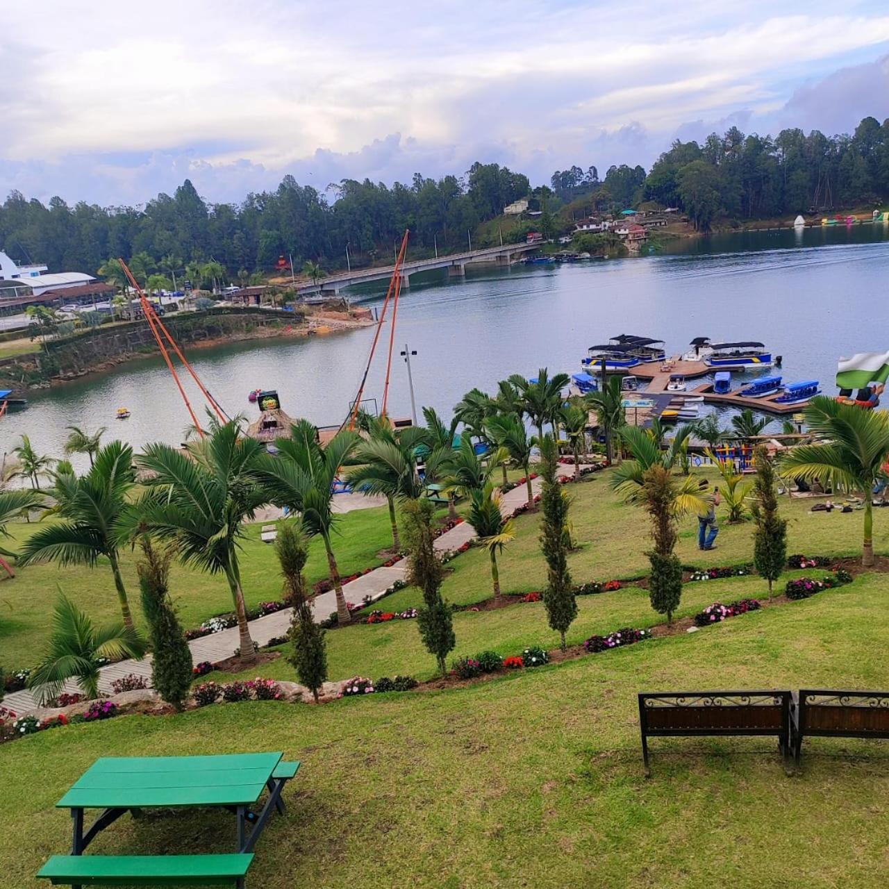 Hotel Aguas Abiertas Guatapé Eksteriør billede